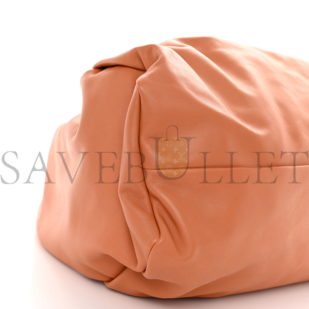 BOTTEGA VENETA SMOOTH BUTTER CALFSKIN LARGE THE SHOULDER POUCH CLAY (51*29*15cm) BOTTEGA VENETA SMOOTH BUTTER CALFSKIN LARGE THE SHOULDER POUCH CLAY (51*29*15cm)