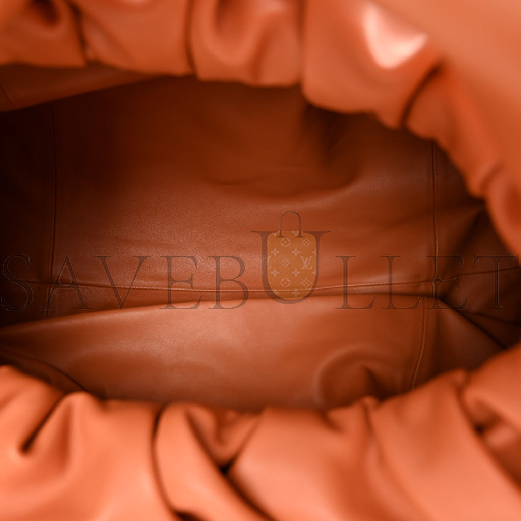 BOTTEGA VENETA SMOOTH BUTTER CALFSKIN LARGE THE SHOULDER POUCH CLAY (51*29*15cm) BOTTEGA VENETA SMOOTH BUTTER CALFSKIN LARGE THE SHOULDER POUCH CLAY (51*29*15cm)