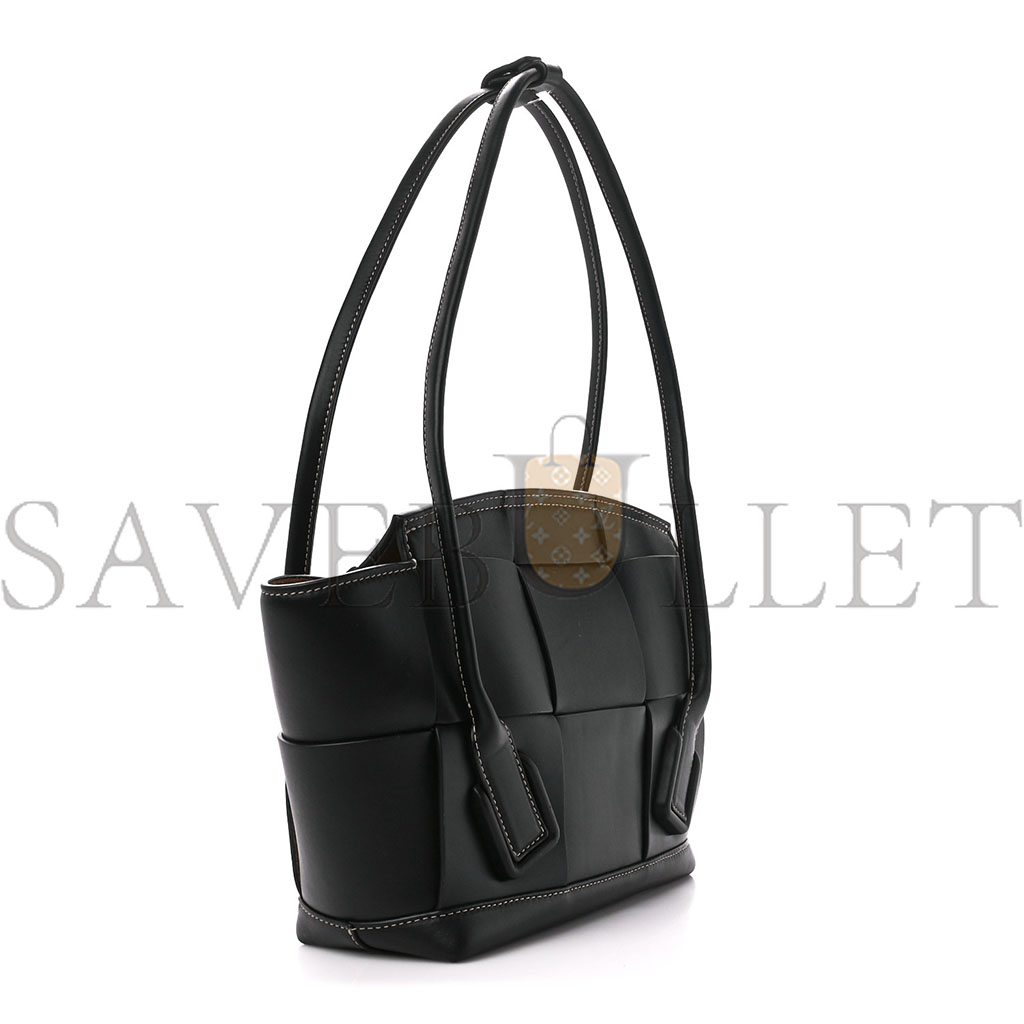 BOTTEGA VENETA FRENCH CALFSKIN MAXI INTRECCIATO ARCO 33 BLACK (25*22*9cm) BOTTEGA VENETA FRENCH CALFSKIN MAXI INTRECCIATO ARCO 33 BLACK (25*22*9cm)