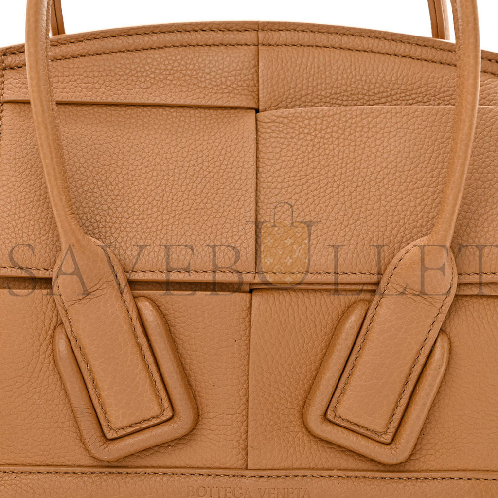 BOTTEGA VENETA GRAINED CALFSKIN MAXI INTRECCIATO MINI ARCO CARAMEL (18*16*9cm) BOTTEGA VENETA GRAINED CALFSKIN MAXI INTRECCIATO MINI ARCO CARAMEL (18*16*9cm)