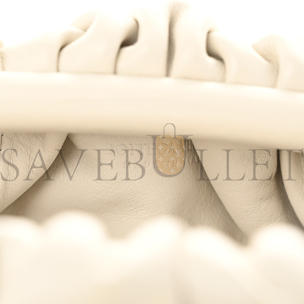 BOTTEGA VENETA BUTTER CALFSKIN THE MINI POUCH PLASTER (23*11*5cm) BOTTEGA VENETA BUTTER CALFSKIN THE MINI POUCH PLASTER (23*11*5cm)