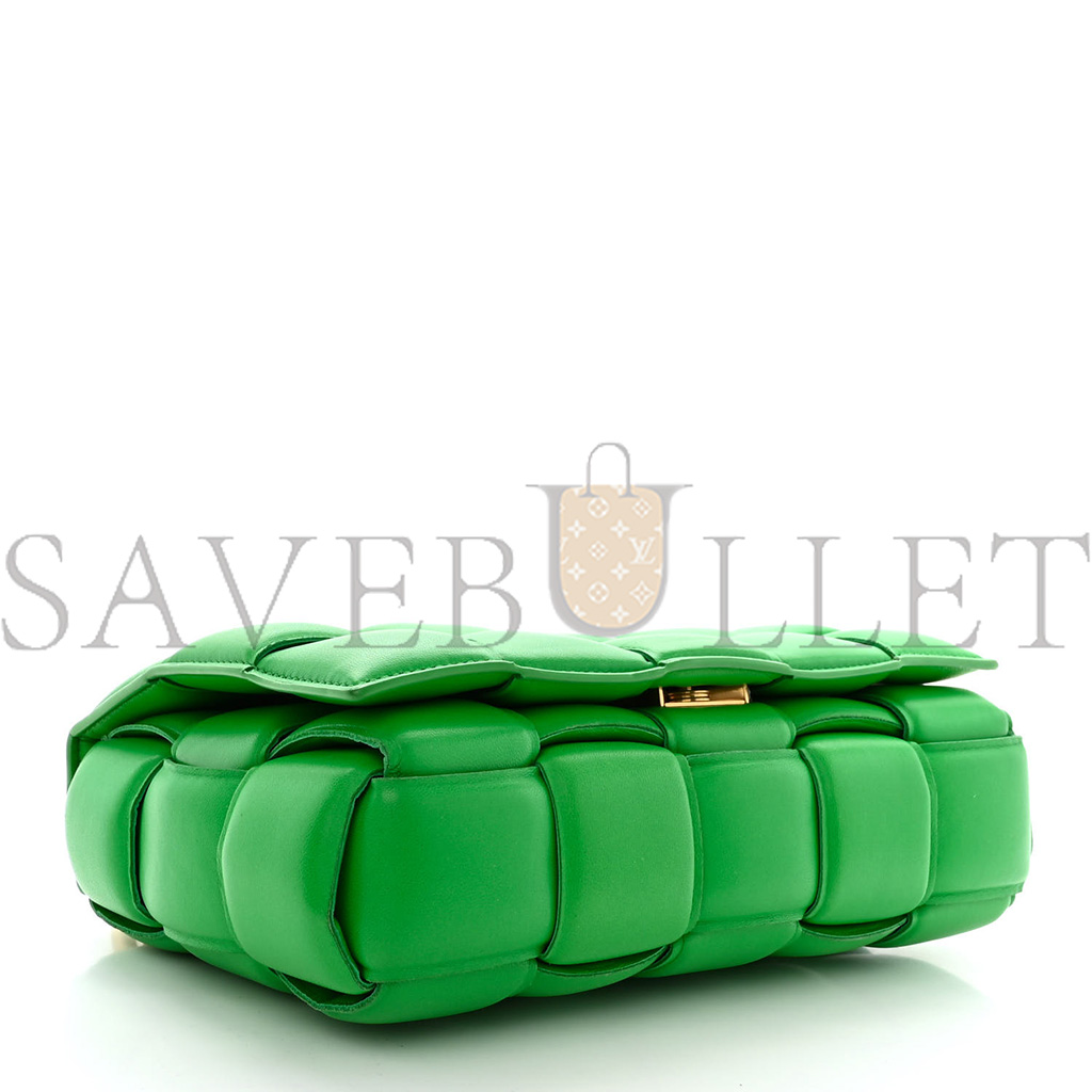 BOTTEGA VENETA LAMBSKIN MAXI INTRECCIO PADDED CHAIN CASSETTE CROSSBODY BAG GRASS (25*16*6cm) BOTTEGA VENETA LAMBSKIN MAXI INTRECCIO PADDED CHAIN CASSETTE CROSSBODY BAG GRASS (25*16*6cm)