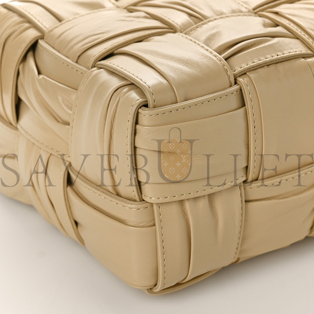 BOTTEGA VENETA CALFSKIN INTRECCIO PLISSE CAMERA BAG PORRIDGE (24*16*8cm) BOTTEGA VENETA CALFSKIN INTRECCIO PLISSE CAMERA BAG PORRIDGE (24*16*8cm)