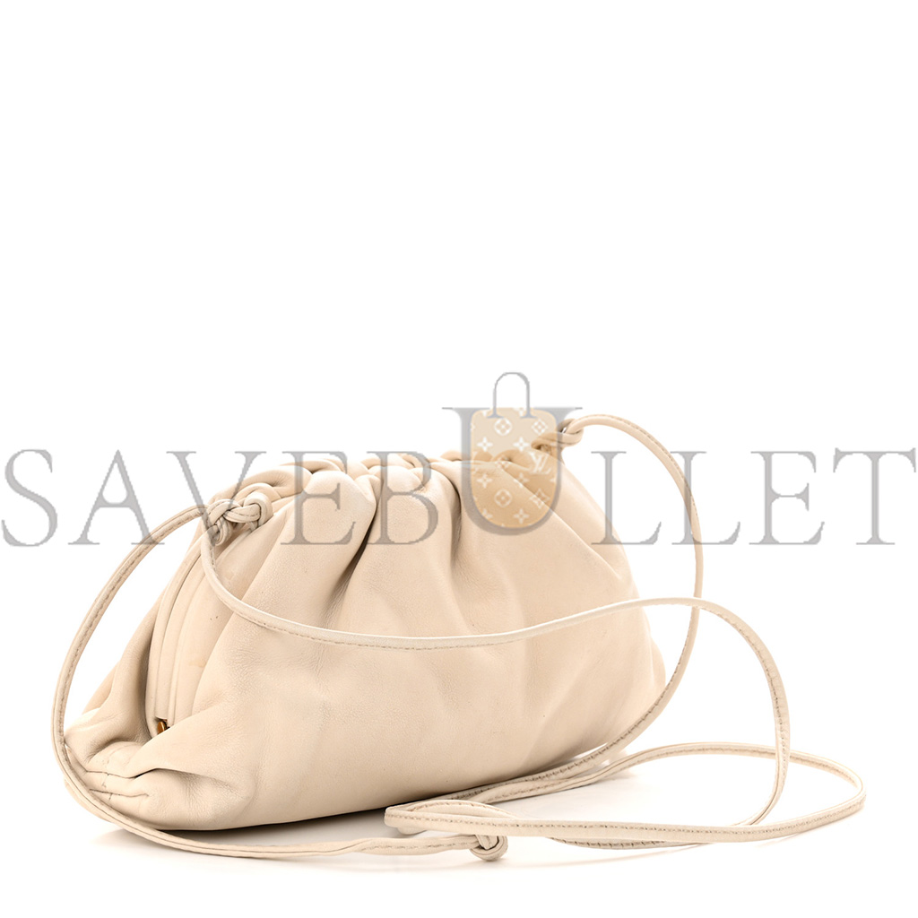 BOTTEGA VENETA BUTTER CALFSKIN THE MINI POUCH MIST (22*11*9cm) BOTTEGA VENETA BUTTER CALFSKIN THE MINI POUCH MIST (22*11*9cm)