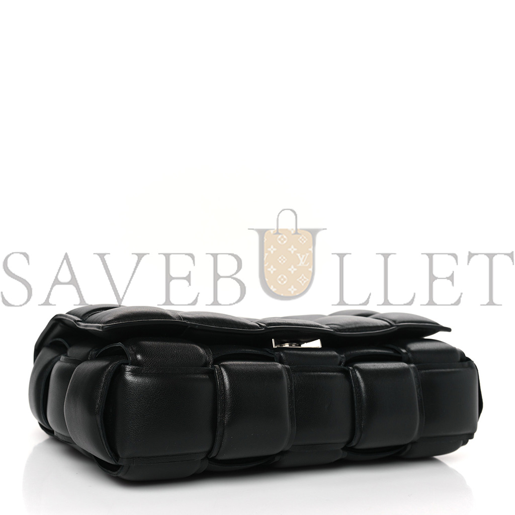 BOTTEGA VENETA LAMBSKIN MAXI INTRECCIO PADDED CHAIN CASSETTE CROSSBODY BAG BLACK (25*17*8cm) BOTTEGA VENETA LAMBSKIN MAXI INTRECCIO PADDED CHAIN CASSETTE CROSSBODY BAG BLACK (25*17*8cm)