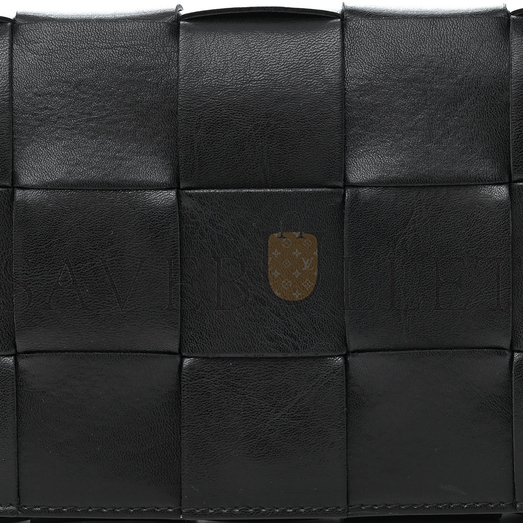 BOTTEGA VENETA CALFSKIN MAXI INTRECCIO CASSETTE WITH STRAP BAG BLACK (23*15*5.5cm) BOTTEGA VENETA CALFSKIN MAXI INTRECCIO CASSETTE WITH STRAP BAG BLACK (23*15*5.5cm)