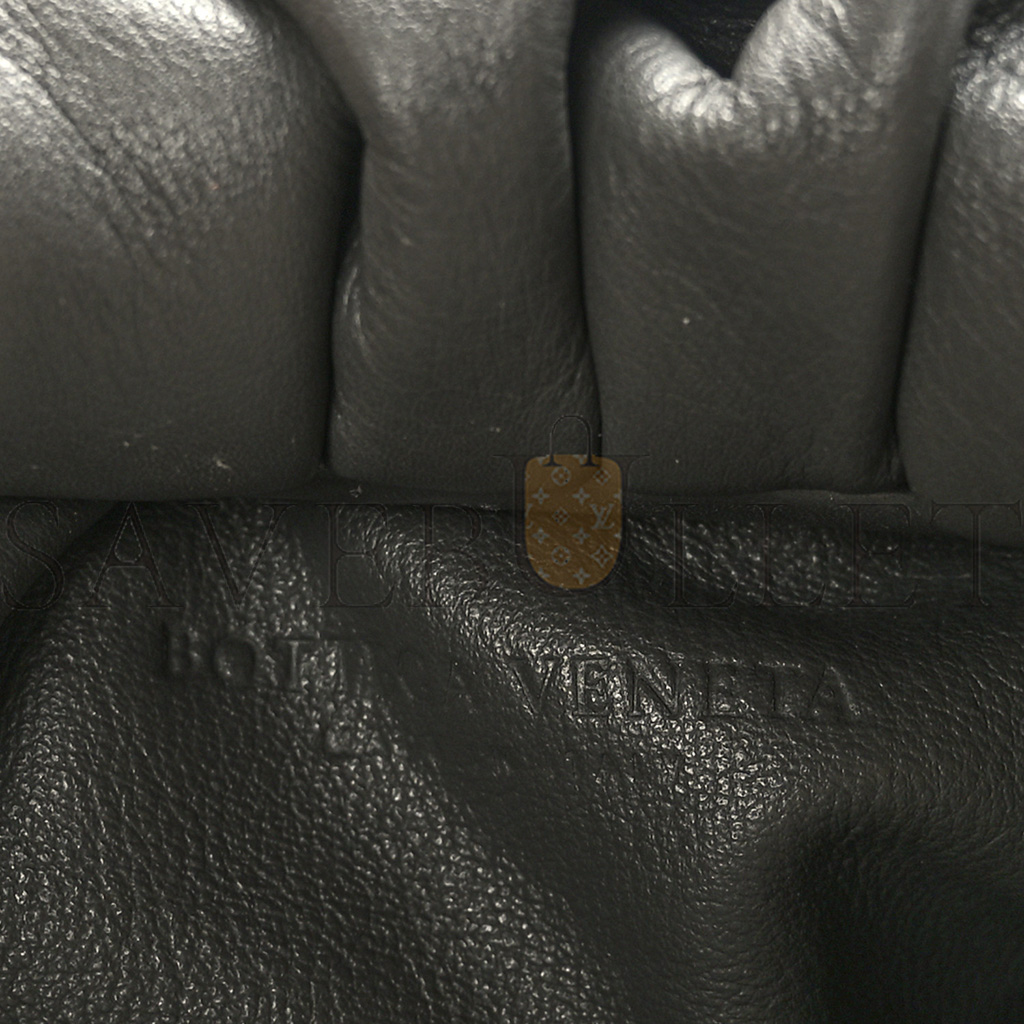 BOTTEGA VENETA SMOOTH BUTTER CALFSKIN SMALL THE SHOULDER POUCH GREY (39*22*15cm) BOTTEGA VENETA SMOOTH BUTTER CALFSKIN SMALL THE SHOULDER POUCH GREY (39*22*15cm)