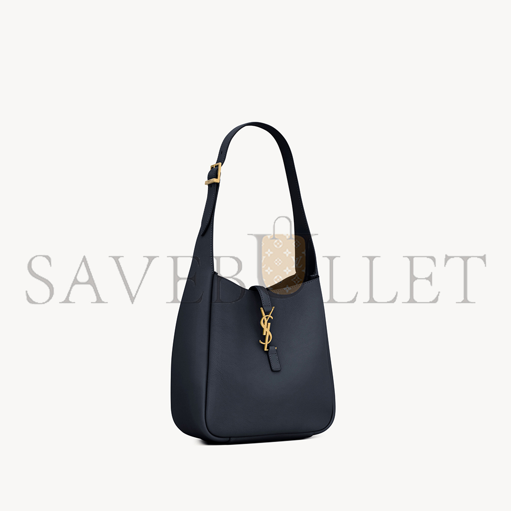 YSL LE 5 À 7 SUPPLE SMALL IN GRAINED LEATHER 713938AAAUQ4100 (23*22*8cm) YSL LE 5 À 7 SUPPLE SMALL IN GRAINED LEATHER 713938AAAUQ4100 (23*22*8cm)