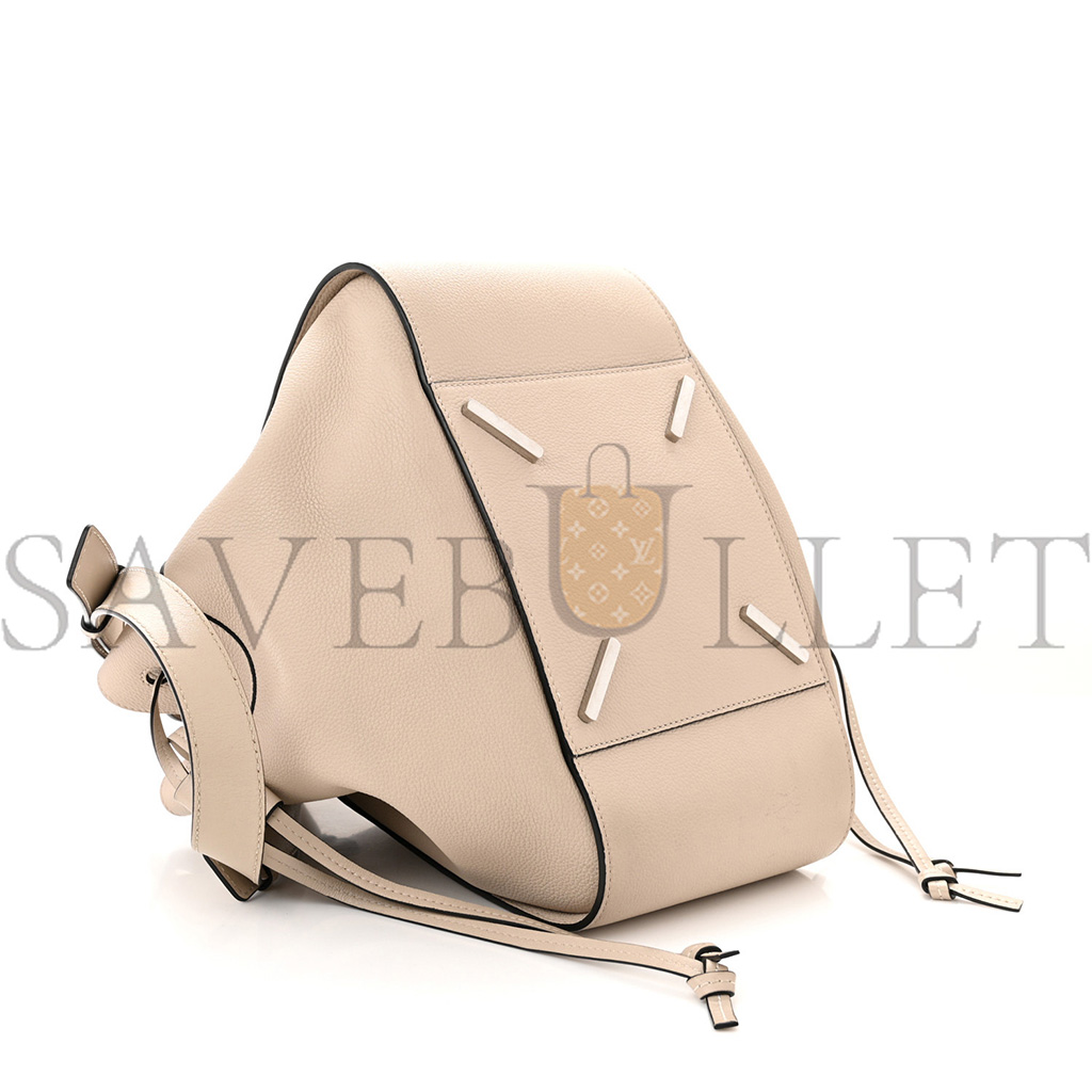 LOEWE GRAINED CALFSKIN SMALL HAMMOCK SHOULDER BAG SAND (30*25*13.5cm) LOEWE GRAINED CALFSKIN SMALL HAMMOCK SHOULDER BAG SAND (30*25*13.5cm)
