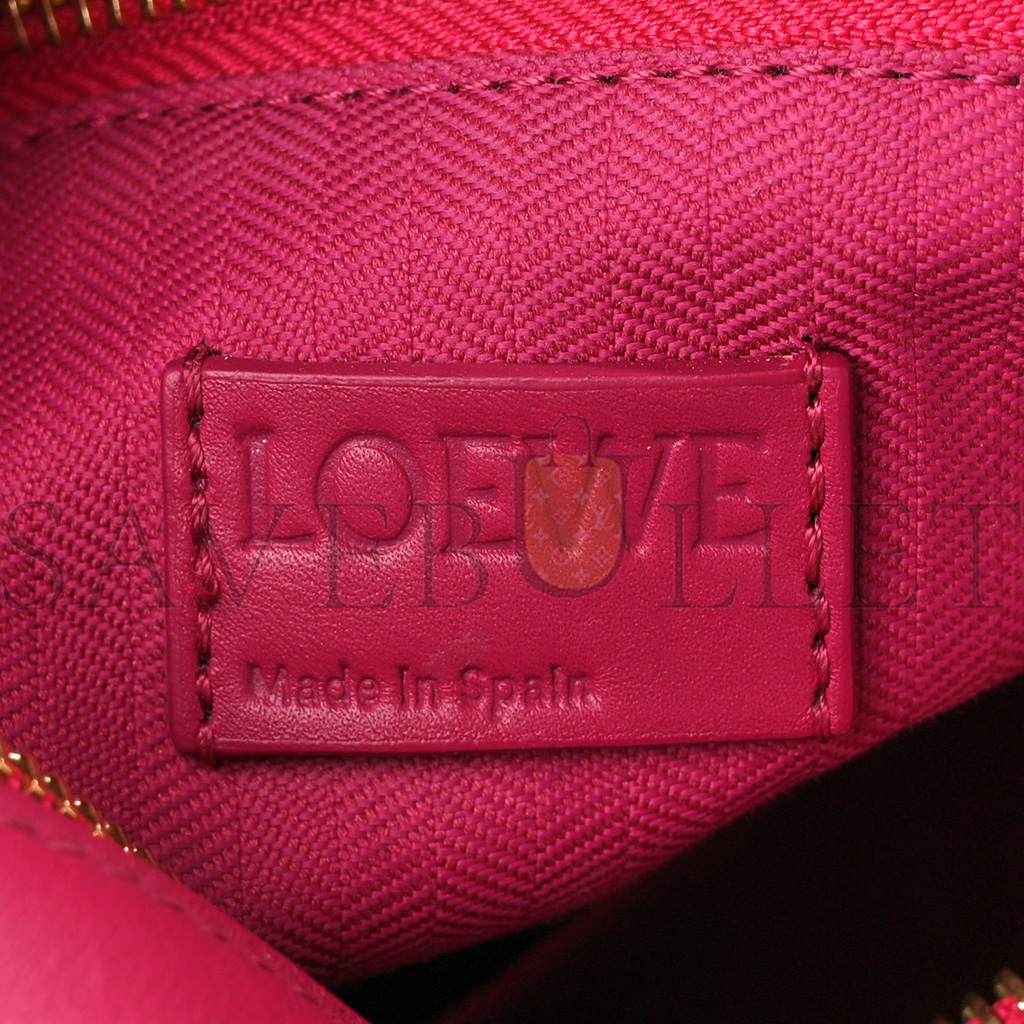 LOEWE SATIN CALFSKIN MONOCHROME SMALL PUZZLE EDGE BAG RUBY RED GLAZE (24*16.5*10.5cm) LOEWE SATIN CALFSKIN MONOCHROME SMALL PUZZLE EDGE BAG RUBY RED GLAZE (24*16.5*10.5cm)