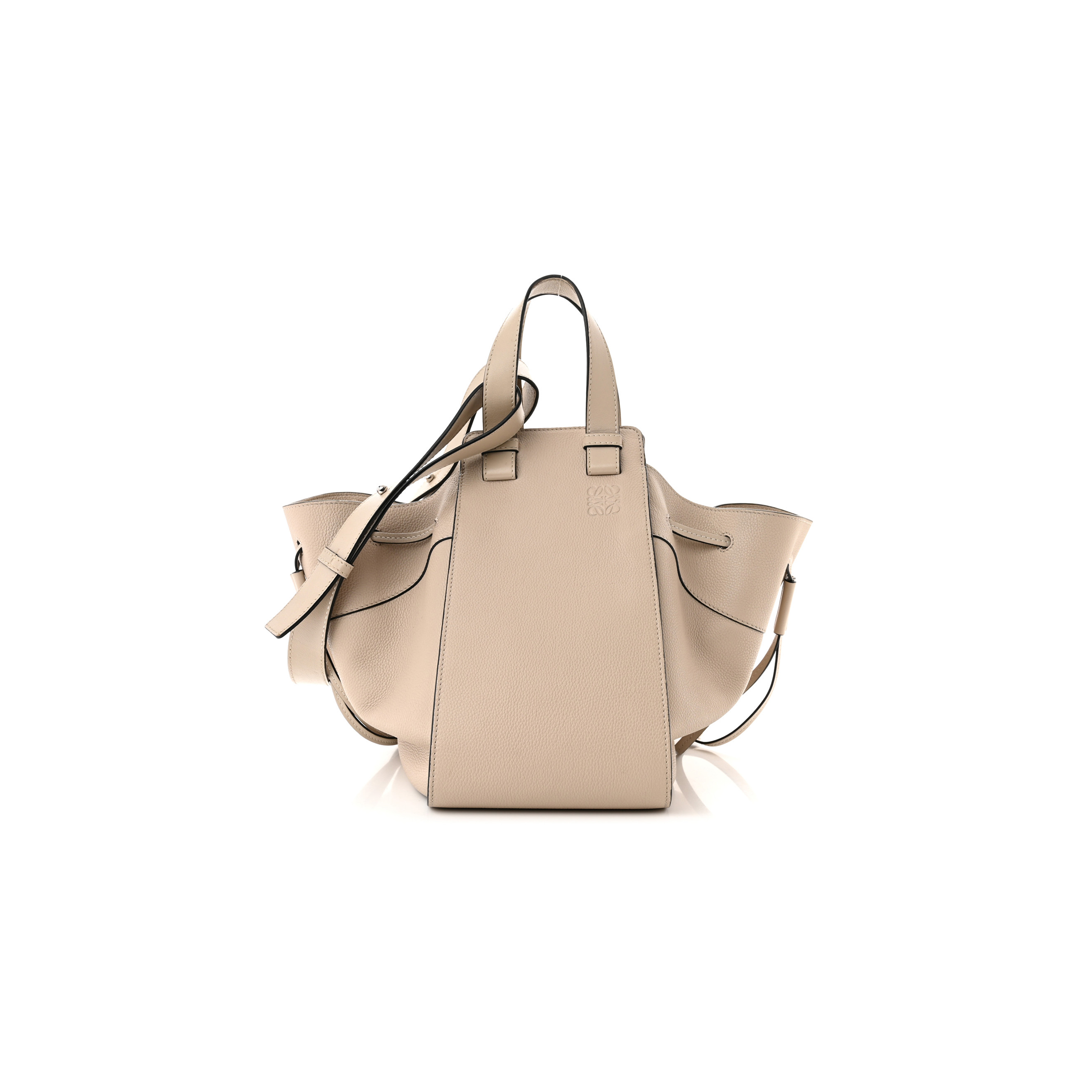 LOEWE GRAINED CALFSKIN SMALL HAMMOCK SHOULDER BAG SAND (30*25*13.5cm) LOEWE GRAINED CALFSKIN SMALL HAMMOCK SHOULDER BAG SAND (30*25*13.5cm)