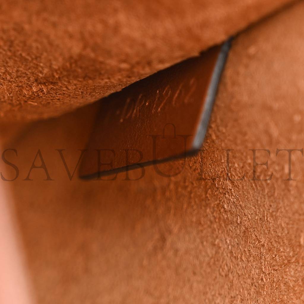 CELINE SMOOTH CALFSKIN CUIR TRIOMPHE FOLCO CROSSBODY BAG TAN (19*16*6cm) CELINE SMOOTH CALFSKIN CUIR TRIOMPHE FOLCO CROSSBODY BAG TAN (19*16*6cm)