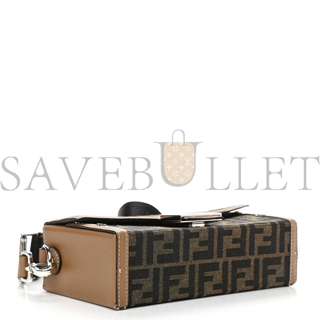 FENDI RECYCLED FABRIC JACQUARD VITELLO KING FF 1974 BAGUETTE SOFT TRUNK TOBACCO MORO SAND (28*15*6cm) FENDI RECYCLED FABRIC JACQUARD VITELLO KING FF 1974 BAGUETTE SOFT TRUNK TOBACCO MORO SAND (28*15*6cm)