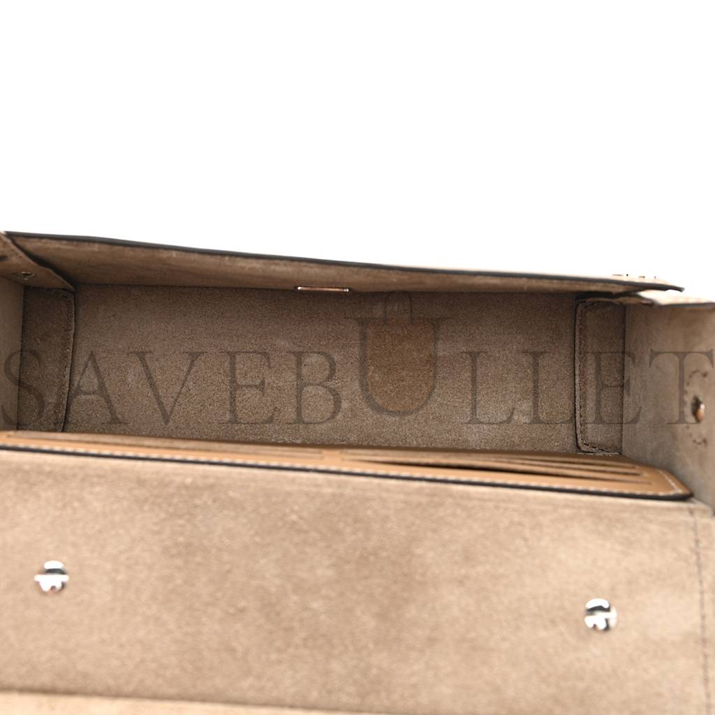 FENDI RECYCLED FABRIC JACQUARD VITELLO KING FF 1974 BAGUETTE SOFT TRUNK TOBACCO MORO SAND (28*15*6cm) FENDI RECYCLED FABRIC JACQUARD VITELLO KING FF 1974 BAGUETTE SOFT TRUNK TOBACCO MORO SAND (28*15*6cm)